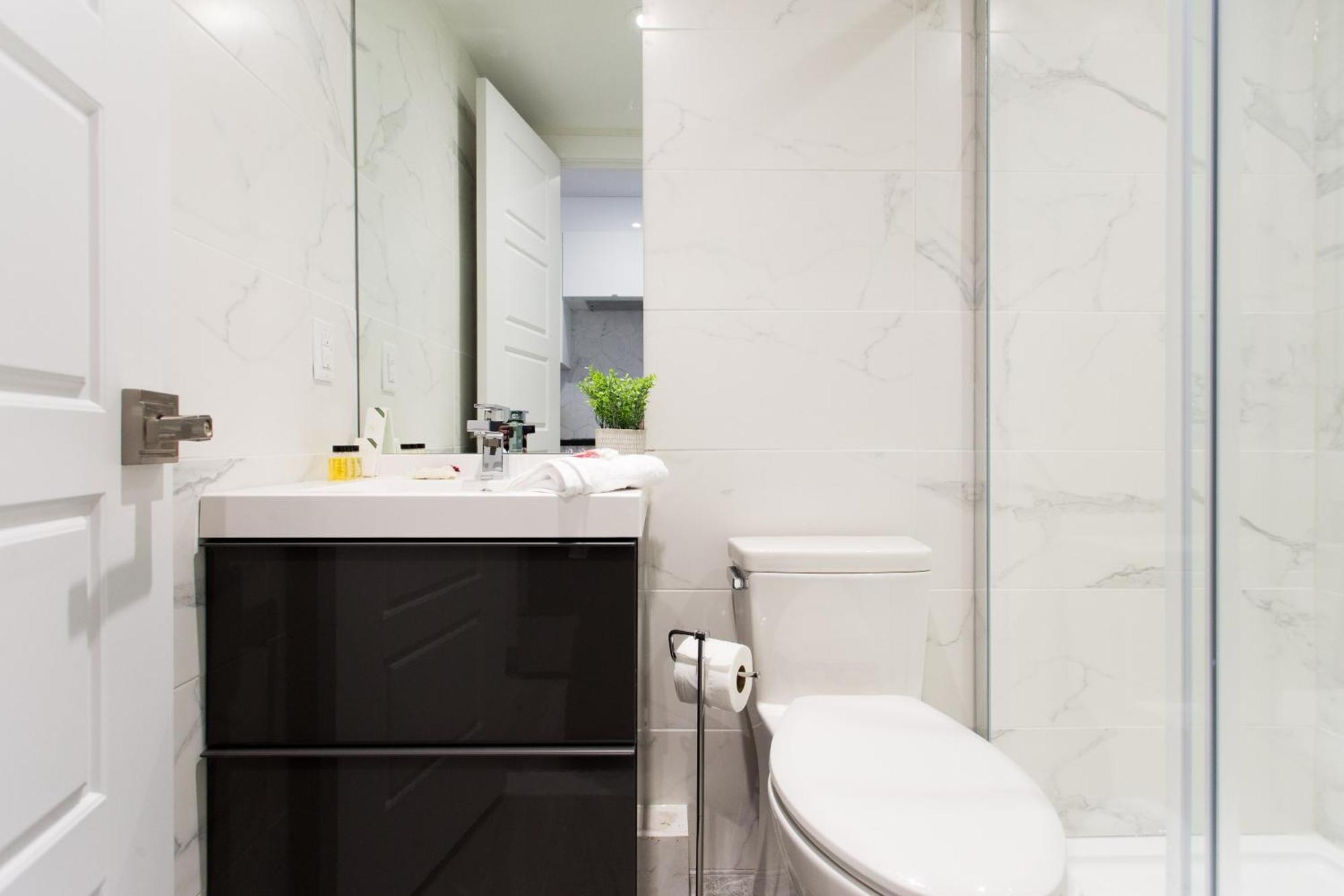 Apartamento Serene And Styled Little Italy Full Bath By Den Montreal