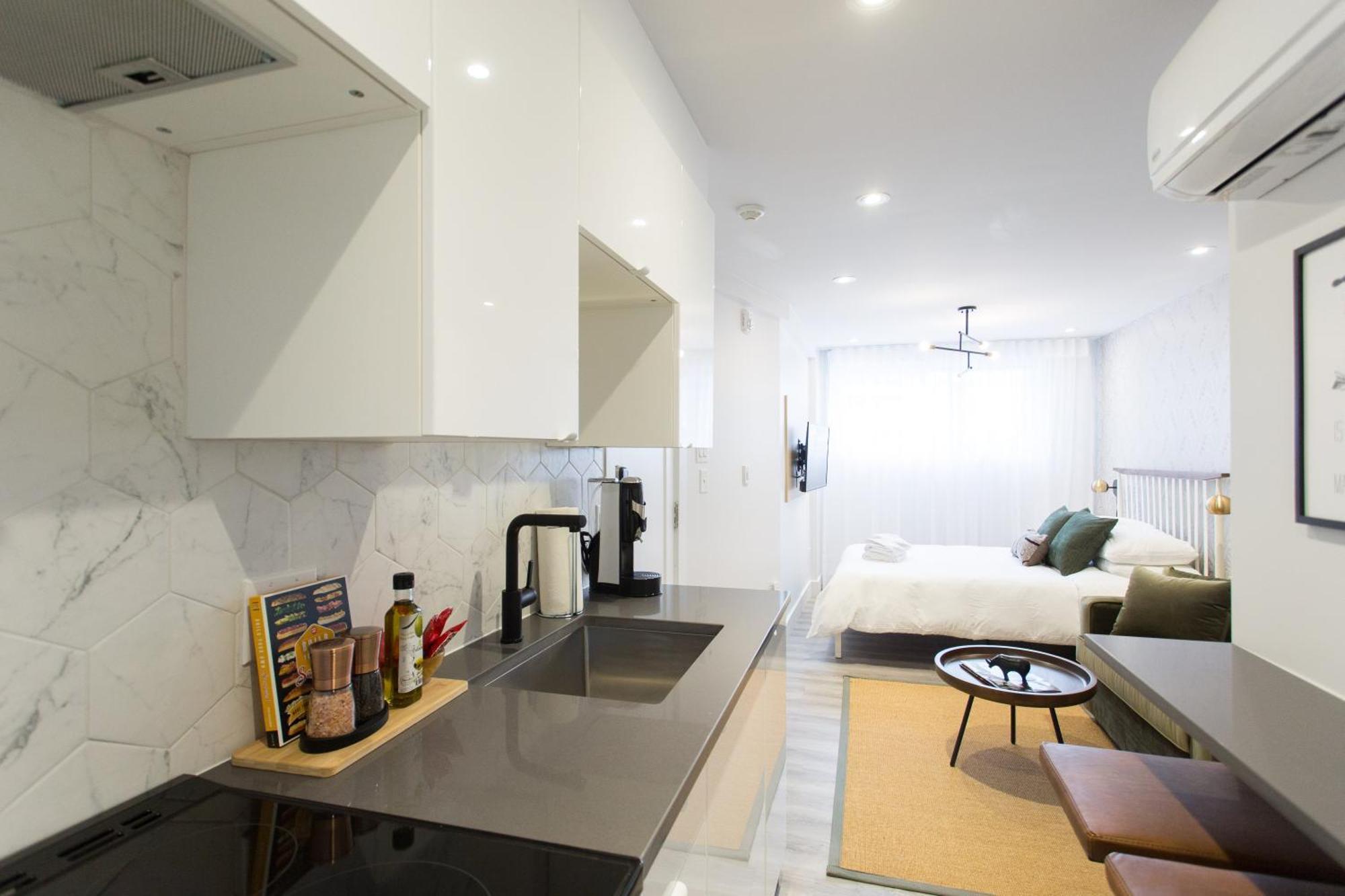 Serene And Styled Little Italy Full Bath By Den * Montreal